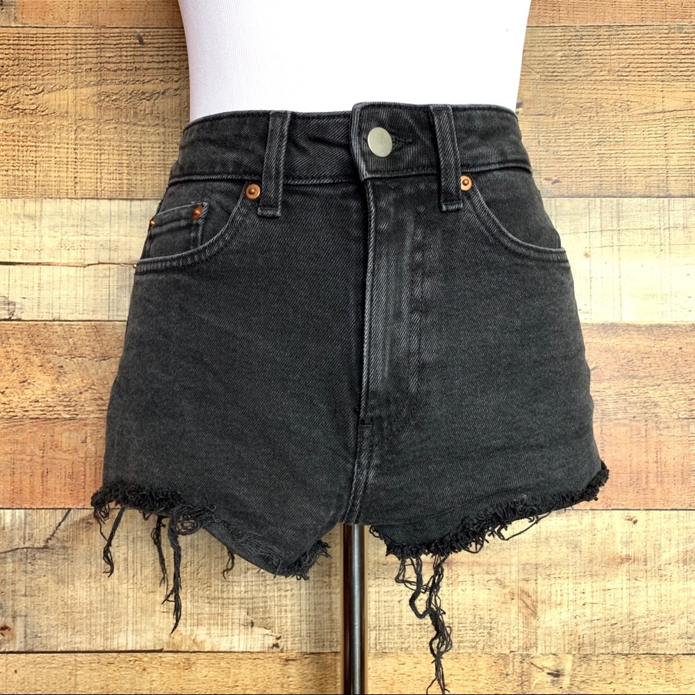 H&M Women’s Black Distressed Denim Shorts 4